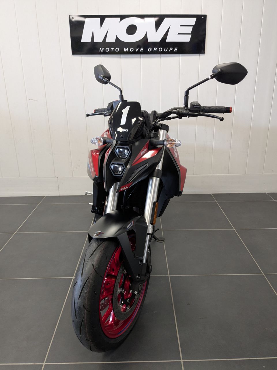 SUZUKI GSX-8S SERT 2