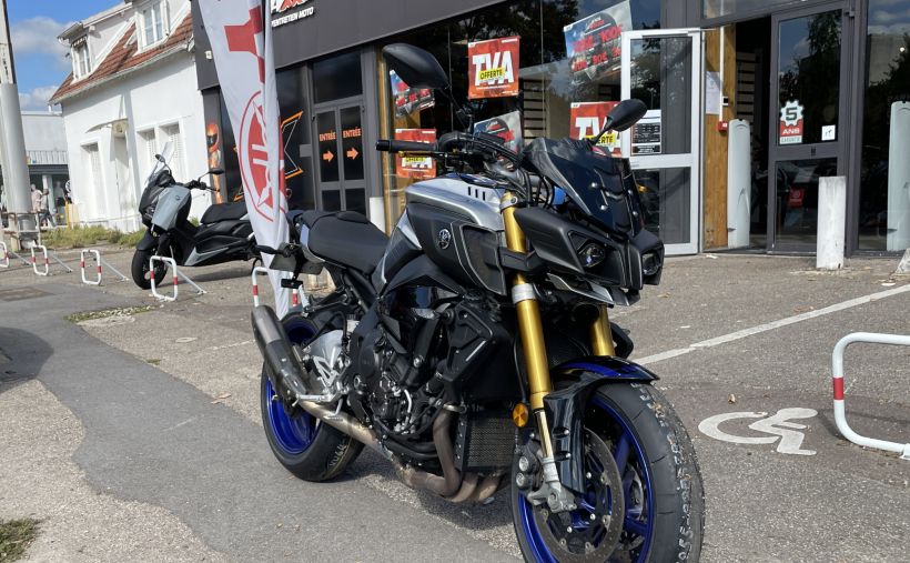 YAMAHA MT-10 SP 1