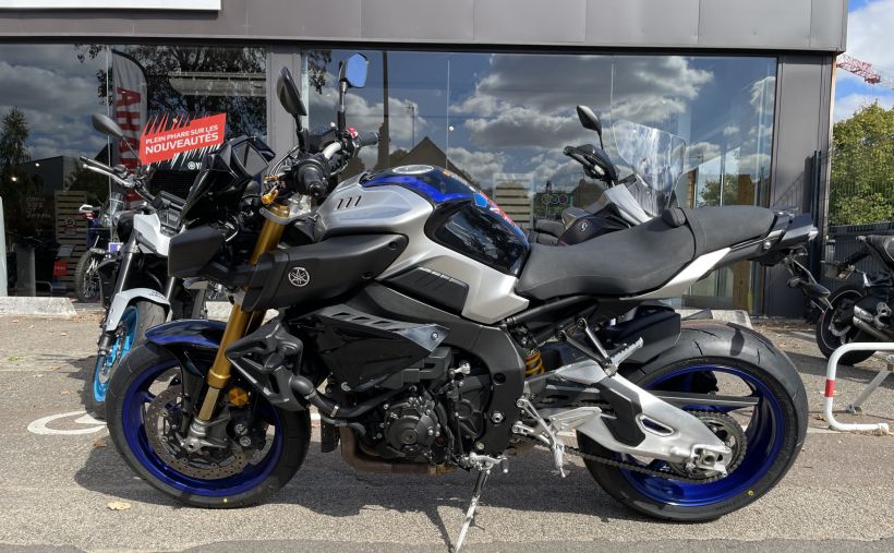 YAMAHA MT-10 SP 3