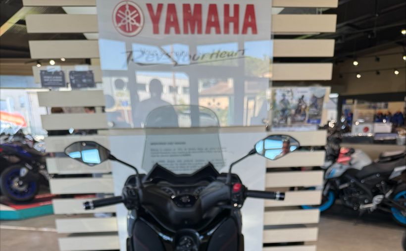 YAMAHA XMAX 125 TECH MAX 9