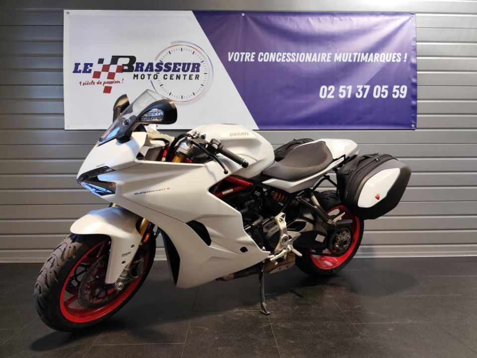 DUCATI SUPERSPORT 939S 12