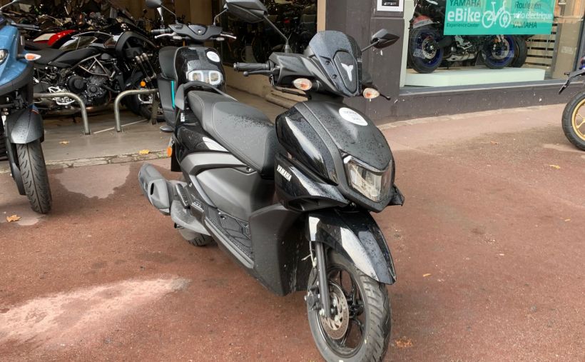 YAMAHA RayZR 125 1