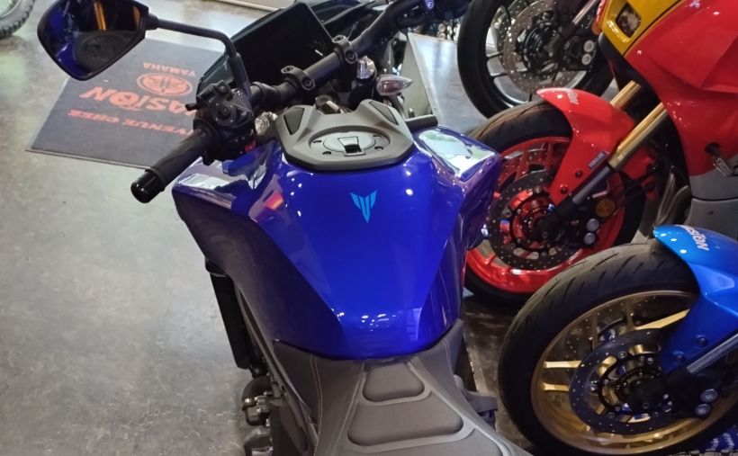 YAMAHA MT-09 1