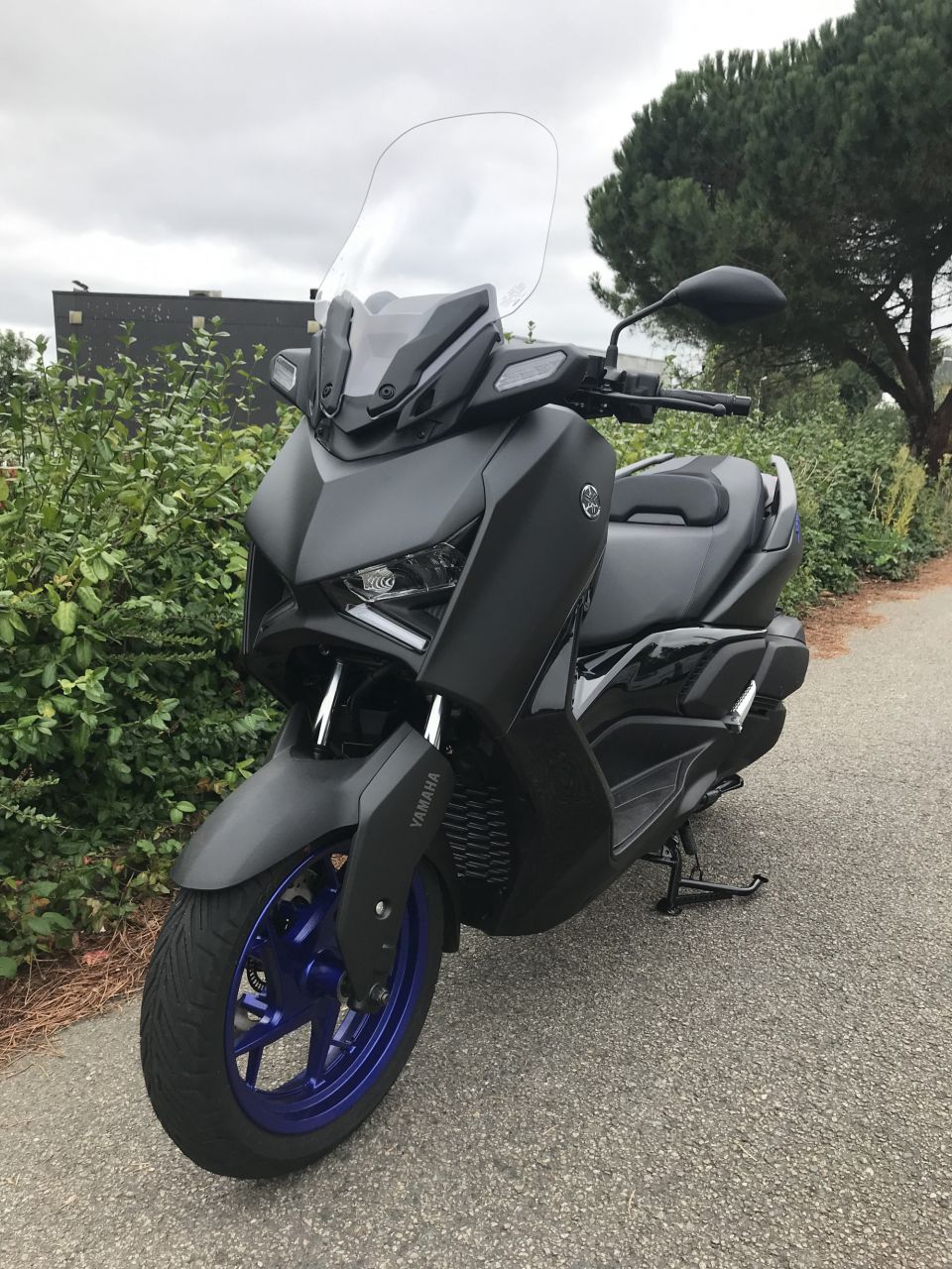 YAMAHA XMAX 300 12