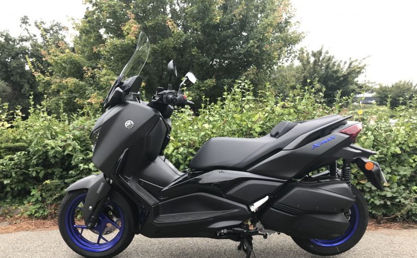 YAMAHA XMAX 300 8