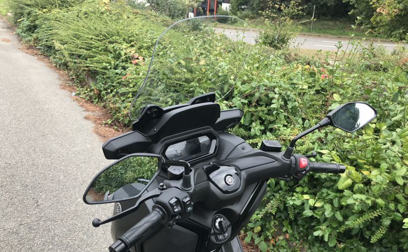 YAMAHA XMAX 300 16