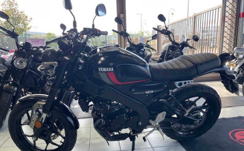 YAMAHA XSR 125 1