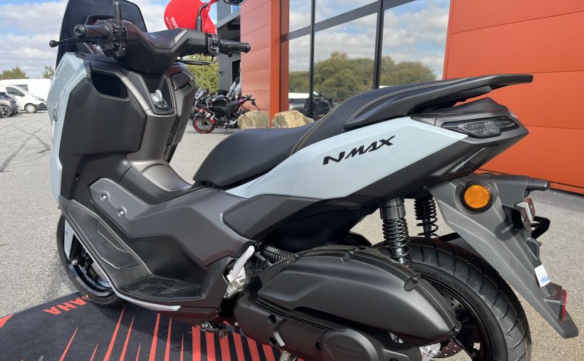 YAMAHA NMAX 125 15