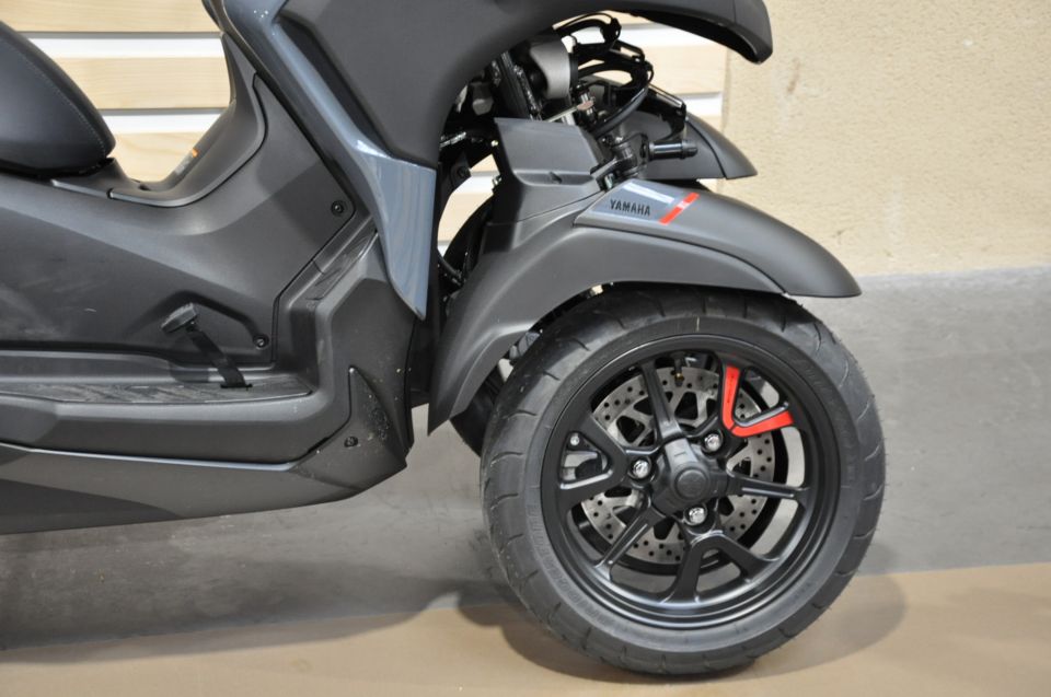 YAMAHA TRICITY 300 1