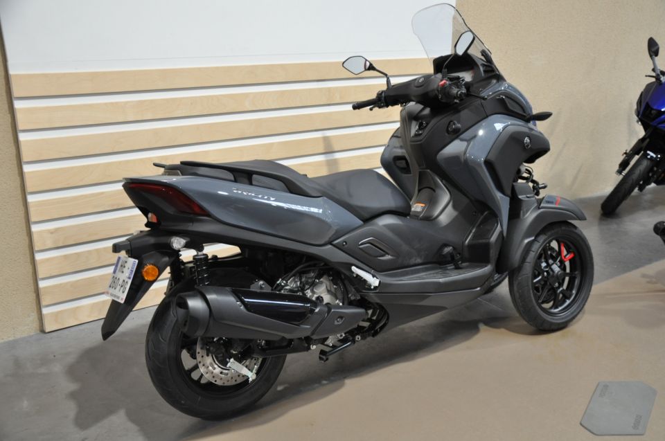 YAMAHA TRICITY 300 3