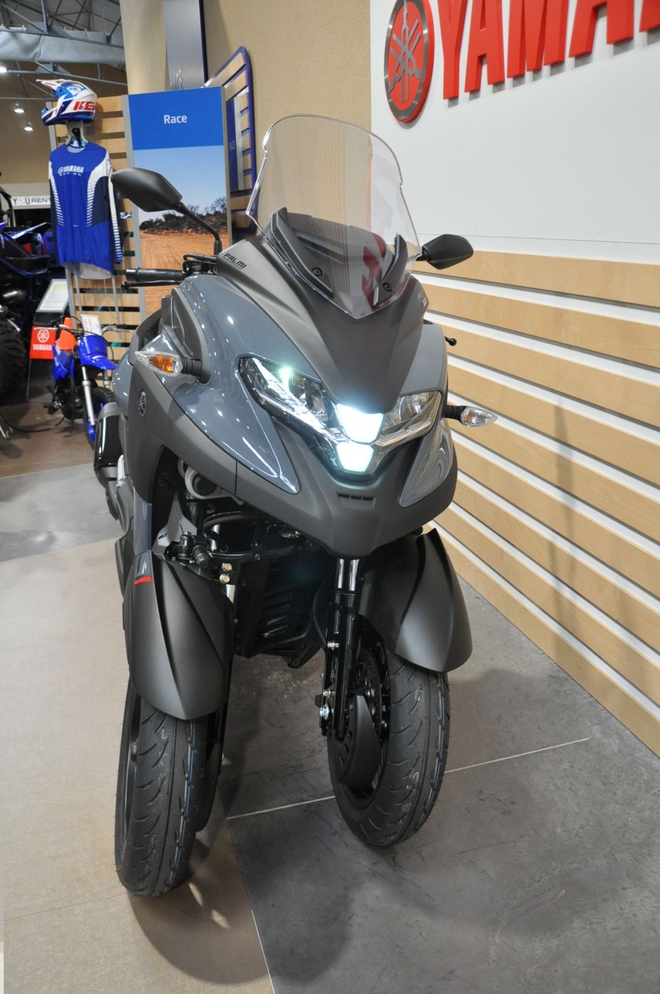 YAMAHA TRICITY 300 5