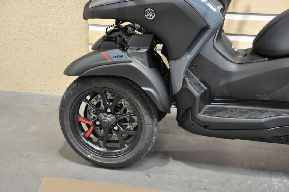 YAMAHA TRICITY 300 9