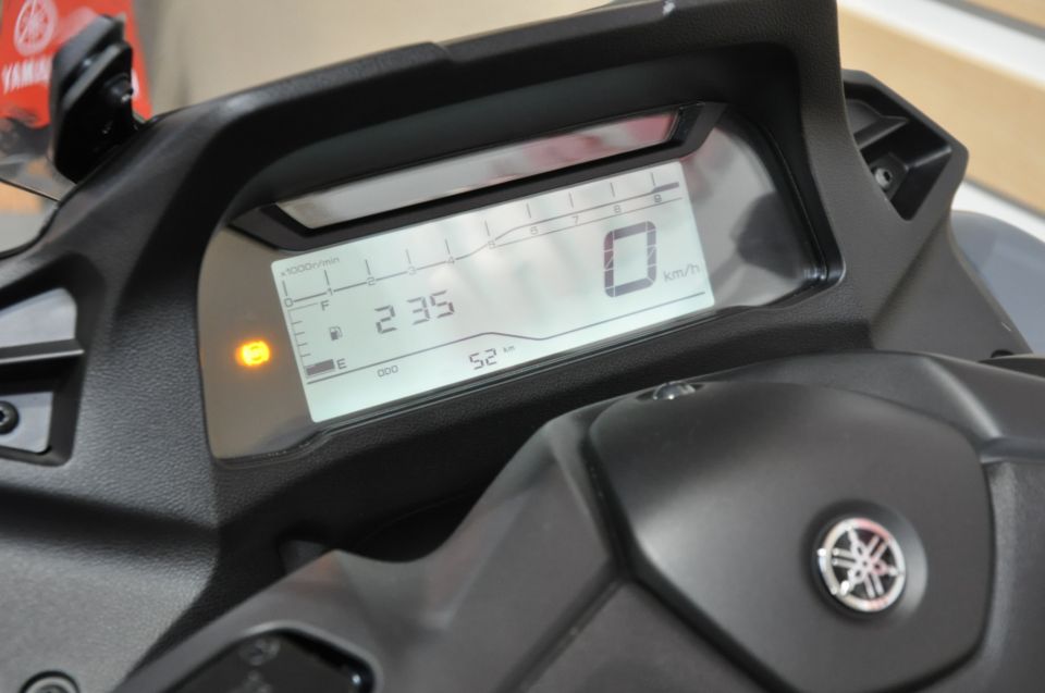 YAMAHA TRICITY 300 13