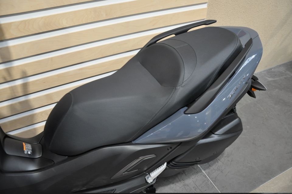 YAMAHA TRICITY 300 14