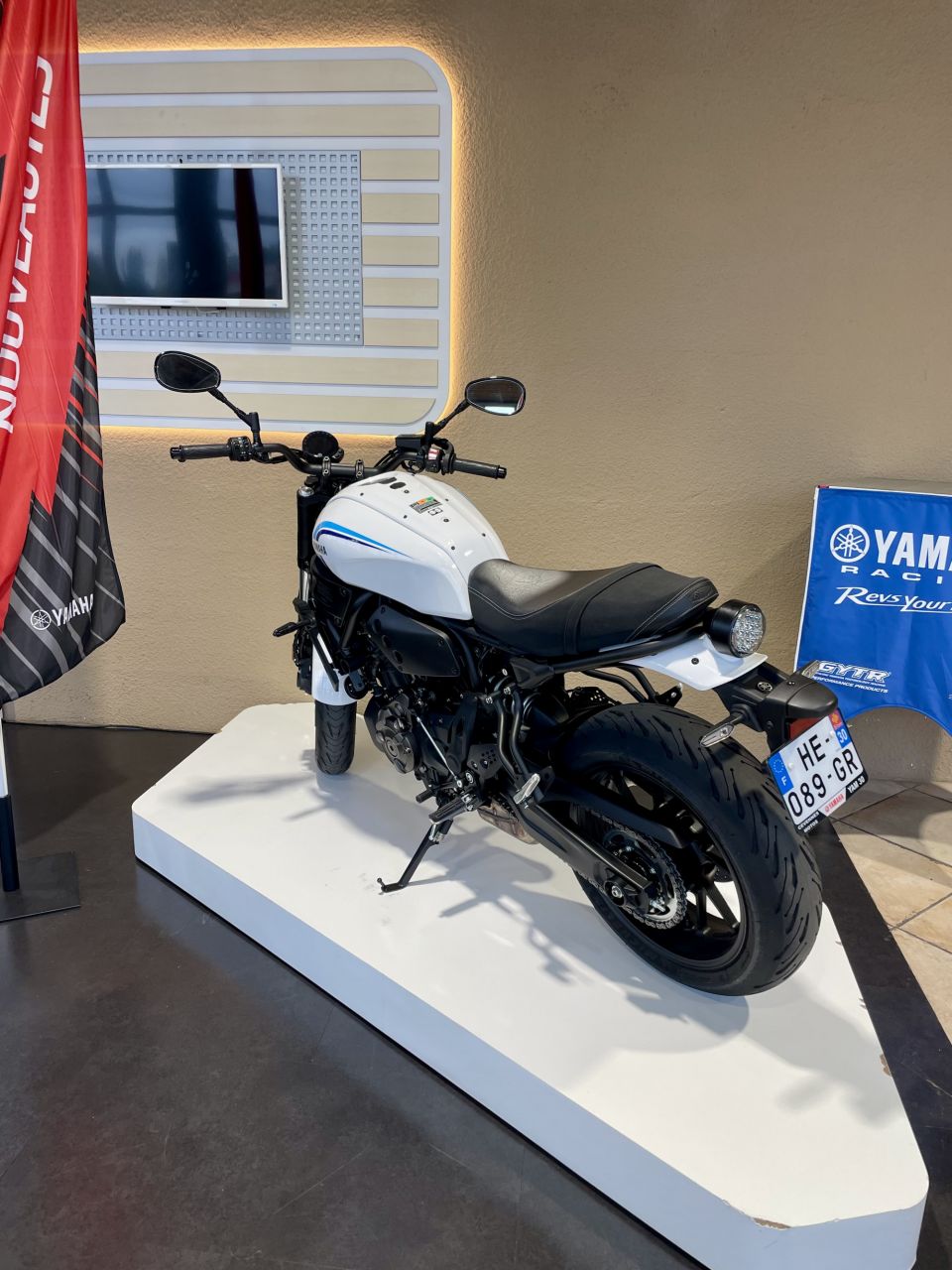 YAMAHA XSR 700 1