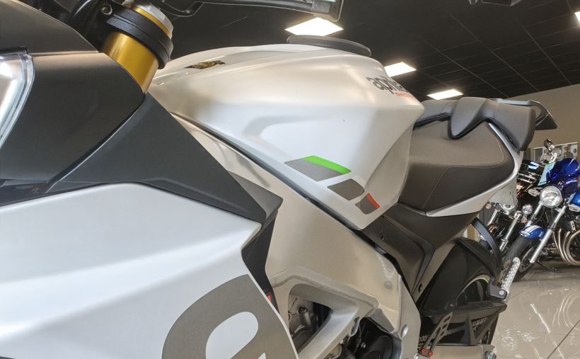 APRILIA TUONO 1100  V4 RR 4