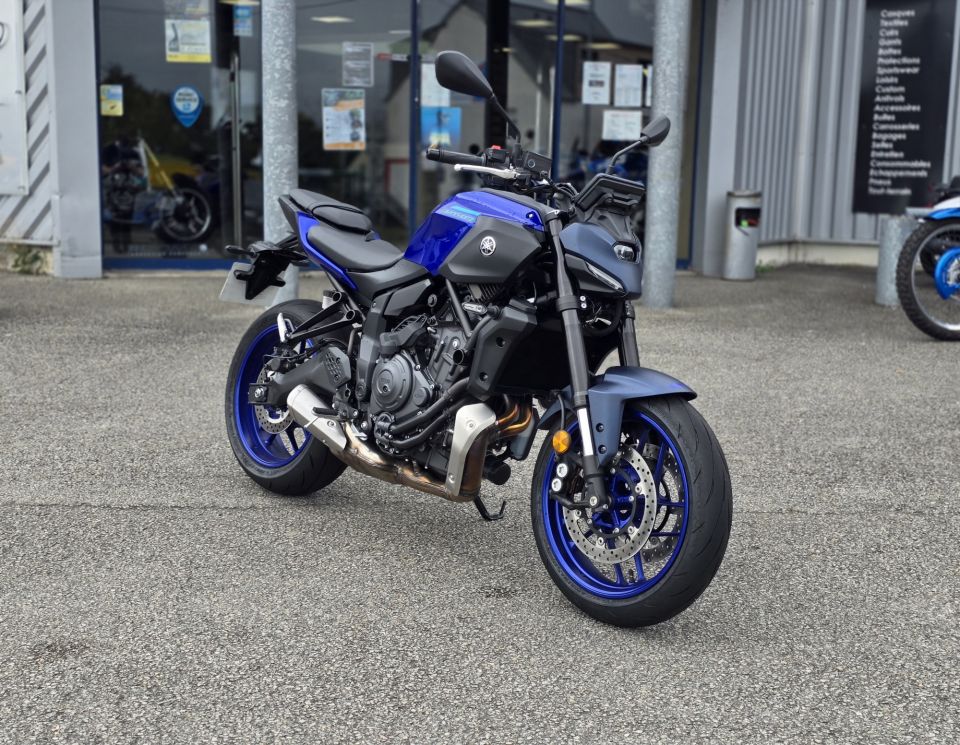 YAMAHA MT-07 Y-AMT 0