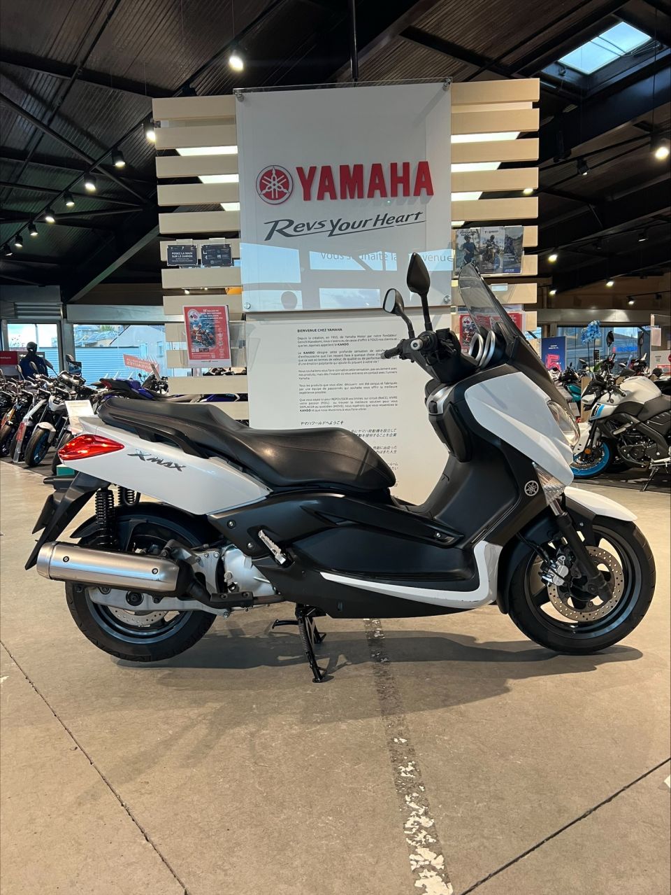 YAMAHA XMAX 125 4