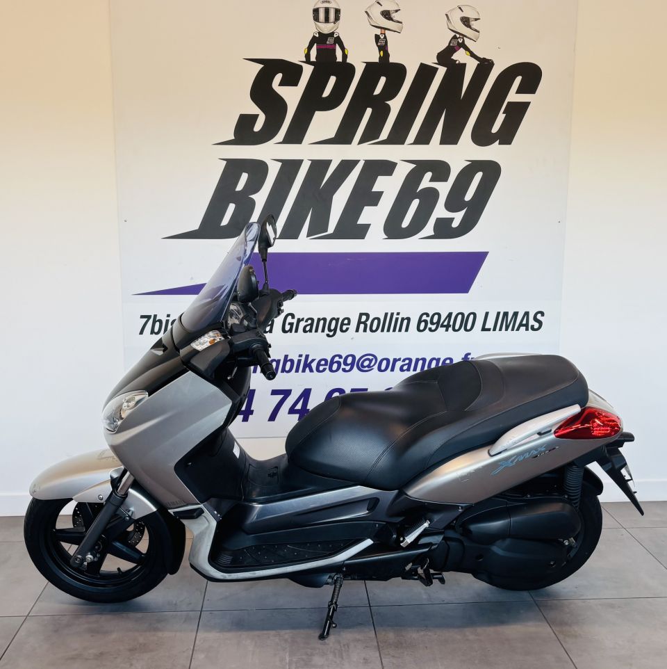 YAMAHA XMAX 125 0