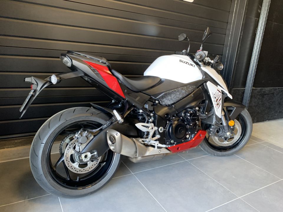 SUZUKI GSX-S 950 8