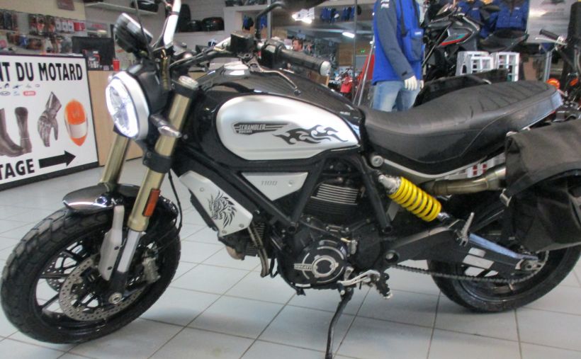 DUCATI SCRAMBLER 1100 2
