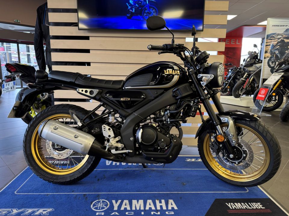 YAMAHA XSR 125 Legacy 0