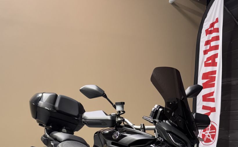 YAMAHA TRACER 9 1