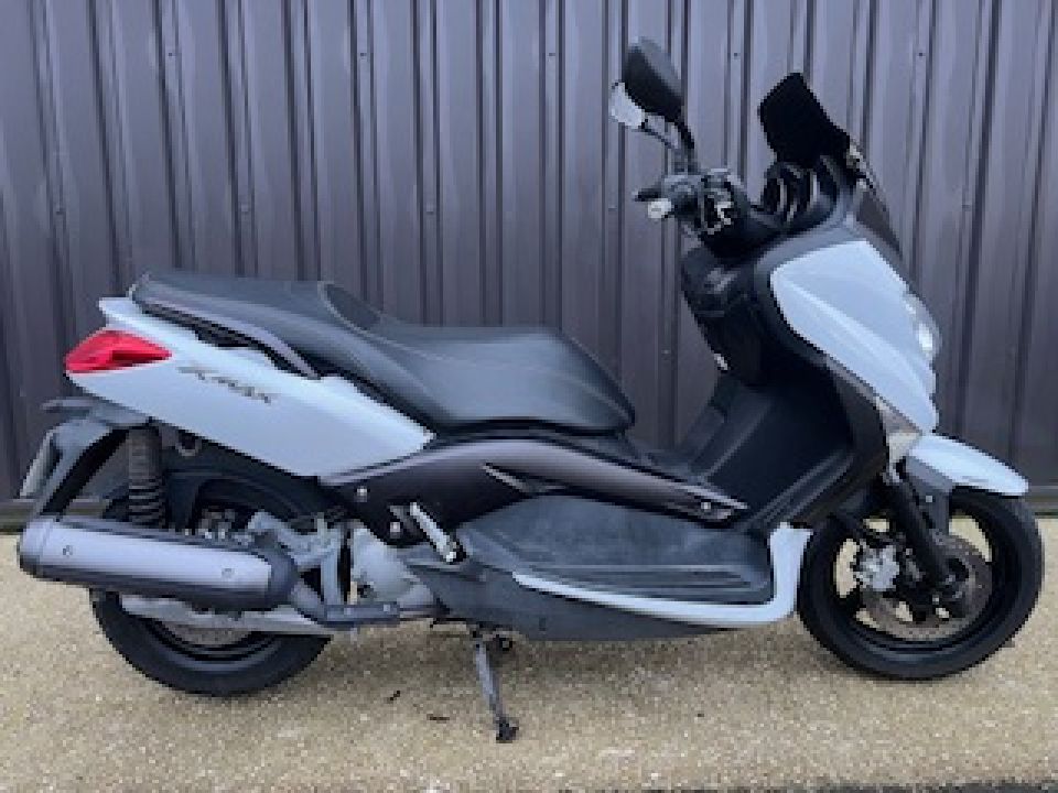 YAMAHA XMAX 125 0