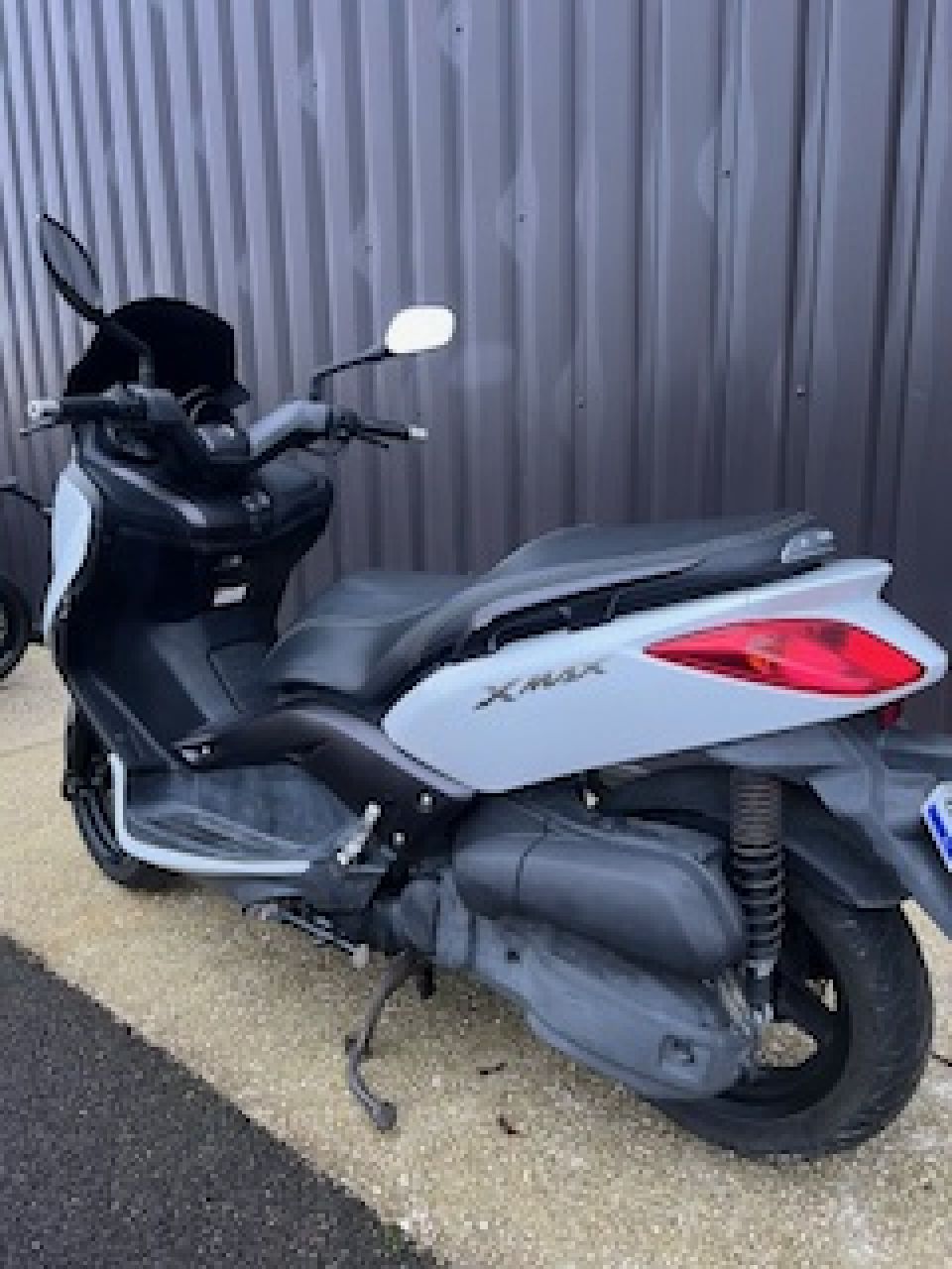 YAMAHA XMAX 125 3
