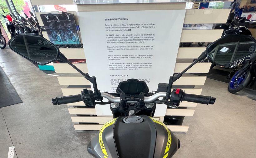 YAMAHA MT-125 ABS 6