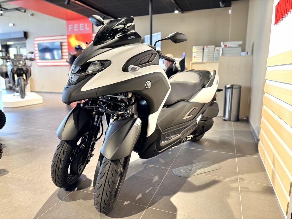YAMAHA TRICITY 300 2