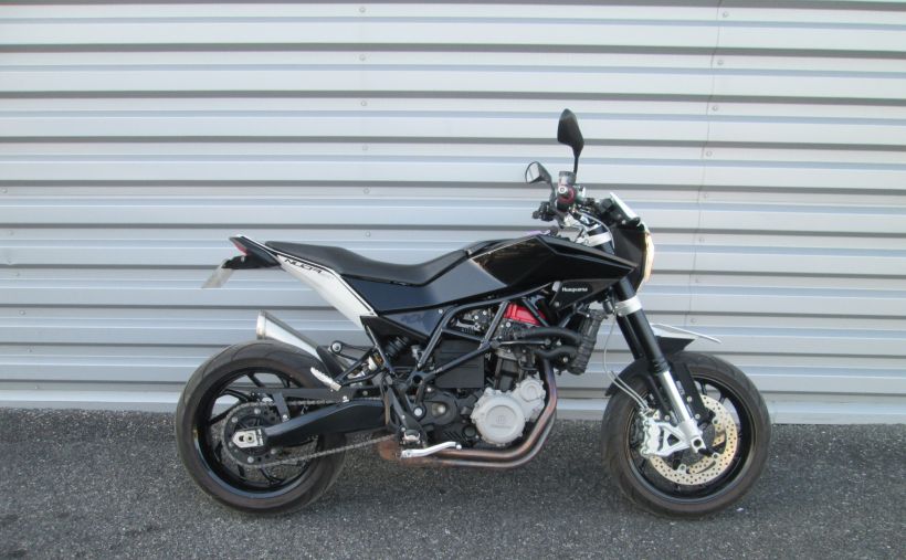HUSQVARNA NUDA 900 1