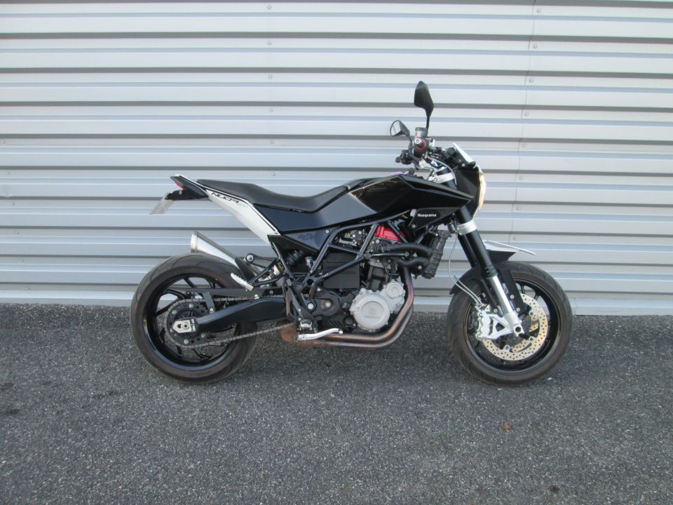 HUSQVARNA NUDA 900 8