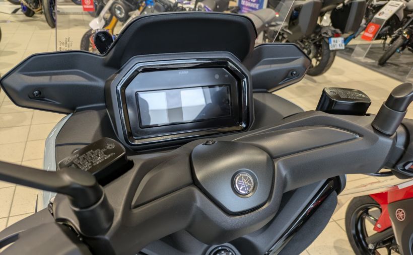 YAMAHA XMAX 300 Tech Max 50