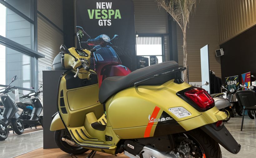 VESPA GTS SUPER SPORT 4