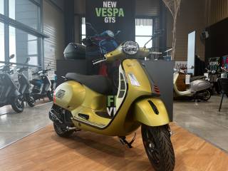 VESPA GTS SUPER SPORT - 2023
