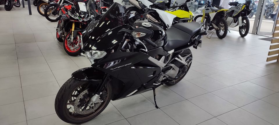 HONDA VFR 800 VTEC 18