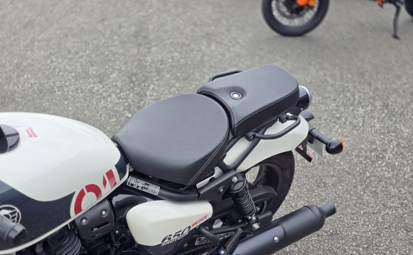 ROYAL ENFIELD SHOTGUN 650 1