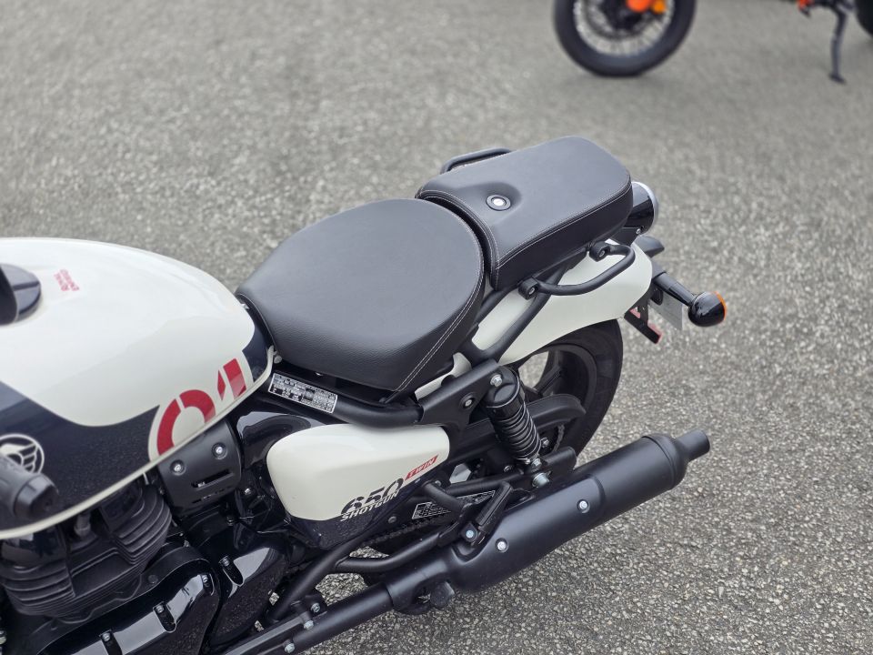 ROYAL ENFIELD SHOTGUN 650 5