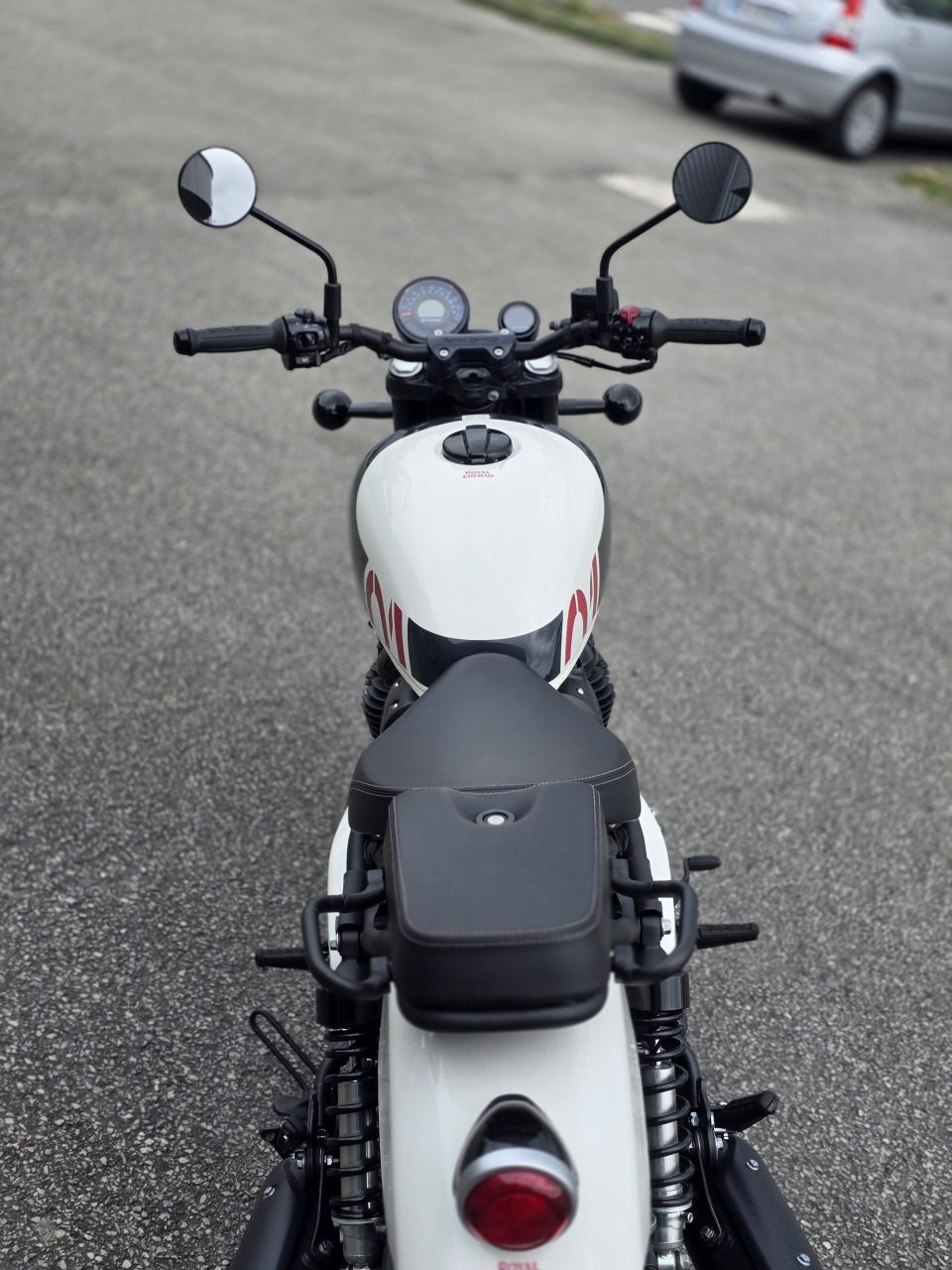 ROYAL ENFIELD SHOTGUN 650 15