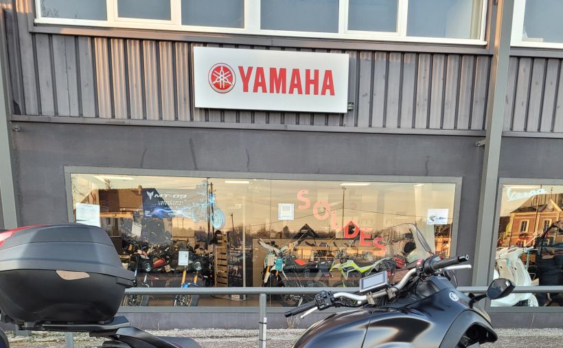 YAMAHA NIKEN 850 GT 4