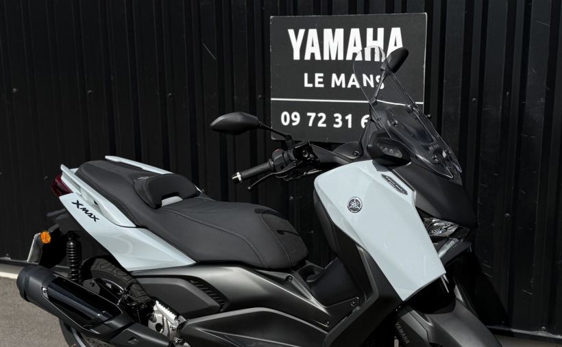 YAMAHA XMAX 300 TECH MAX + 20
