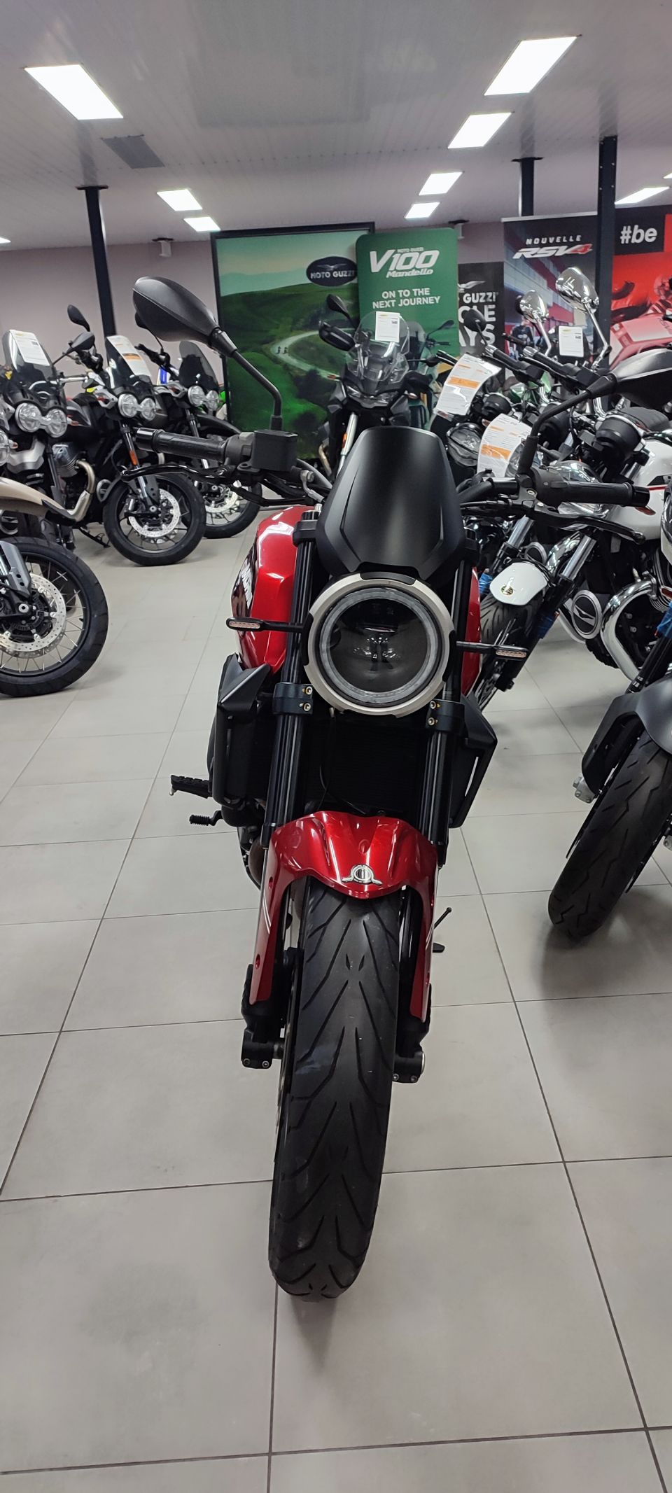 MOTO MORINI SEIEMMEZZO STR 650 0