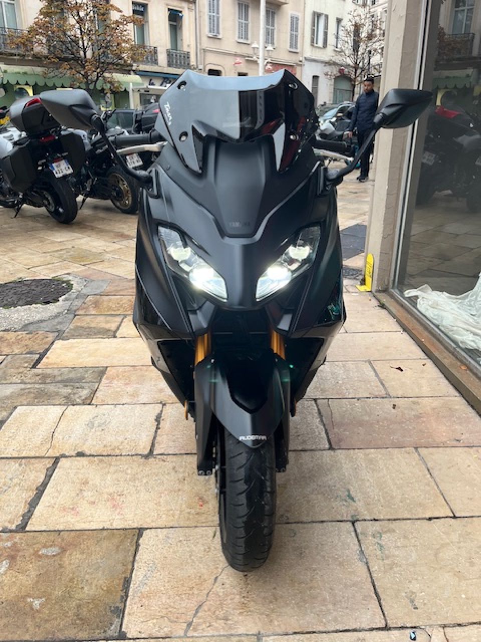 YAMAHA XP T-MAX 560 TECH MAX 9