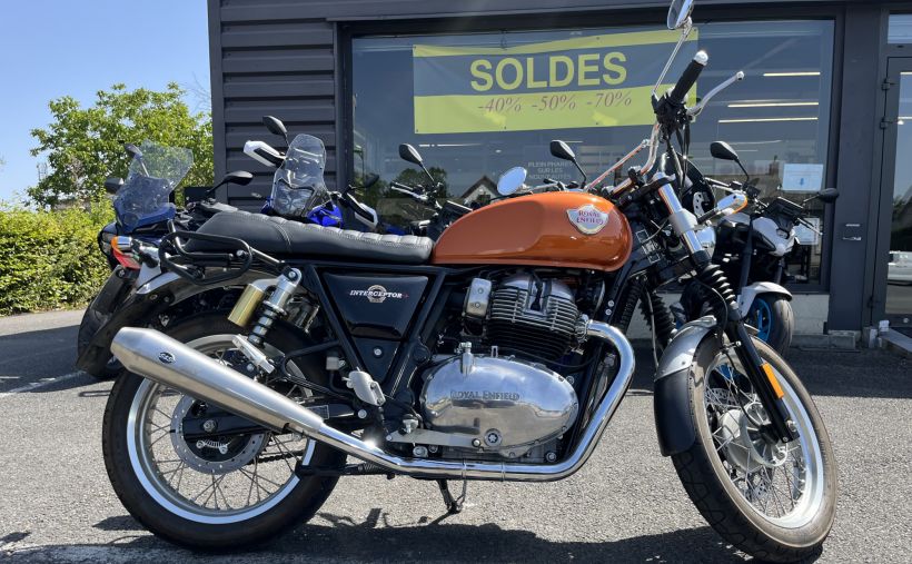 ROYAL ENFIELD INTERCEPTOR 2