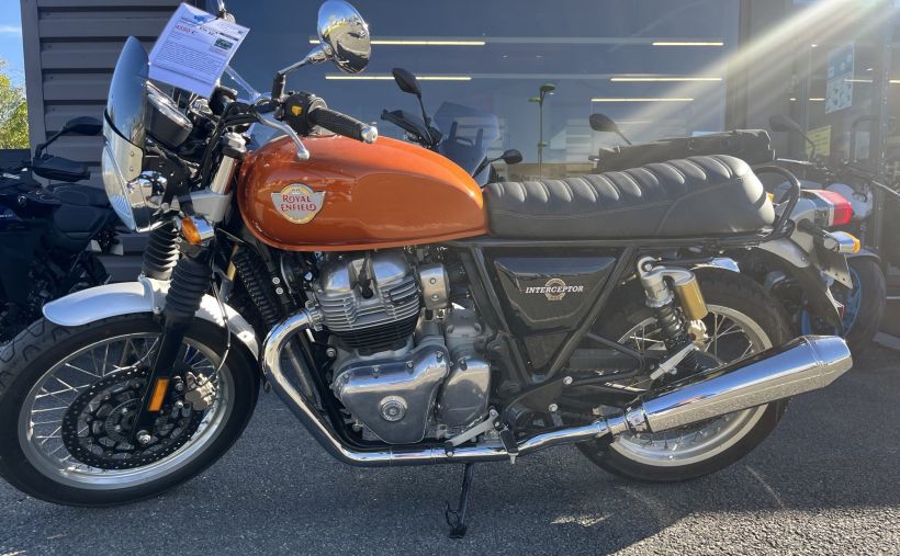 ROYAL ENFIELD INTERCEPTOR 1
