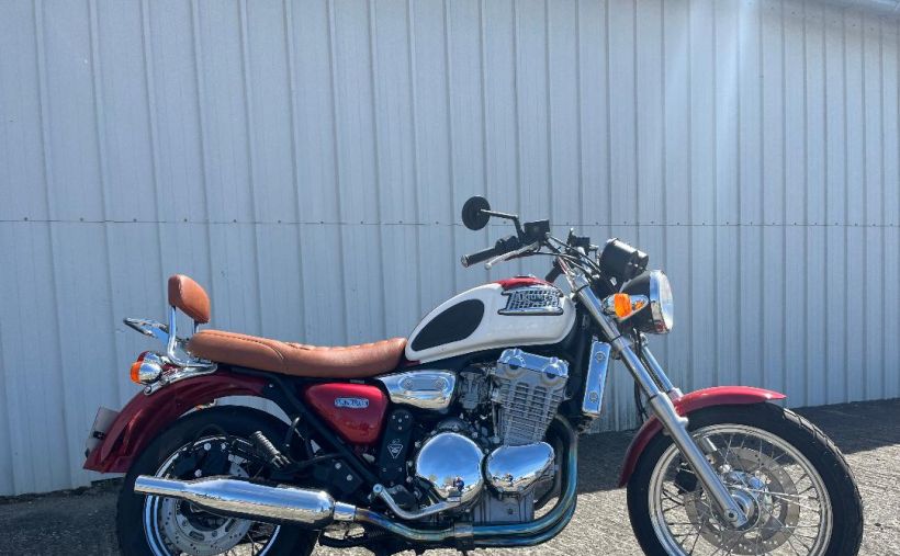 TRIUMPH Thunderbird 865 SE 1