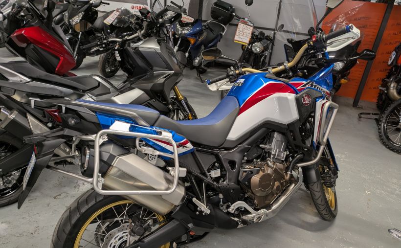 HONDA Africa Twin CRF1000D STD 10