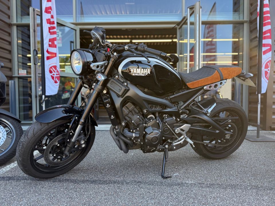 YAMAHA XSR 900 0