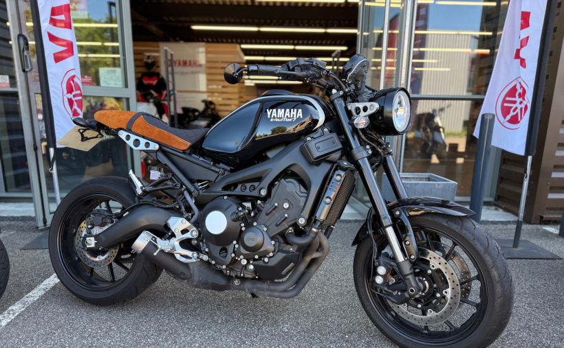 YAMAHA XSR 900 8